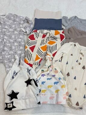 Newborn & 0-3 month Lot H&M Organic Easy Peasy Magnetic Me & More